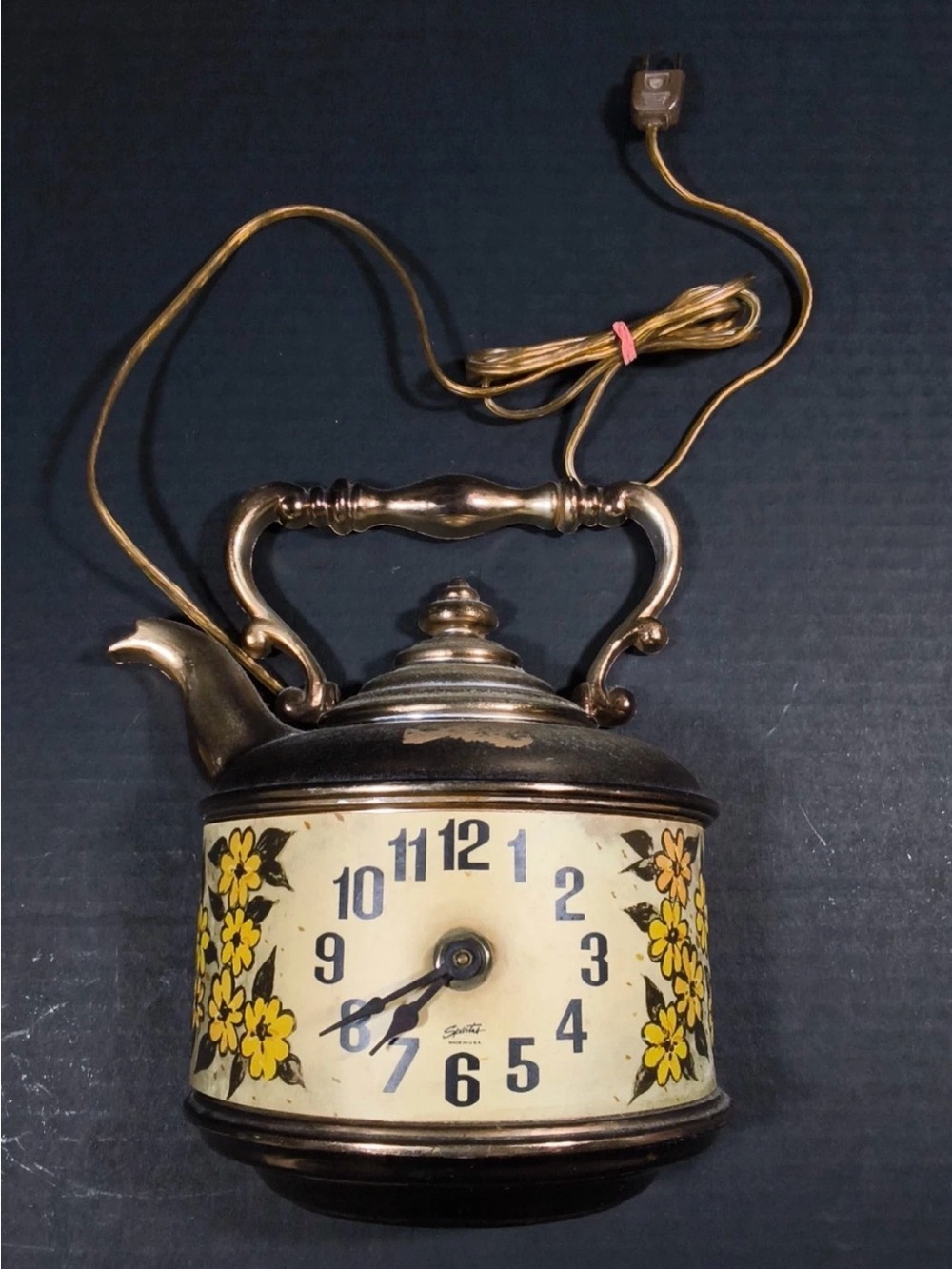 Vintage Spartus Teapot Kitchen Wall Clock – Retro Electric Country Kettle Floral